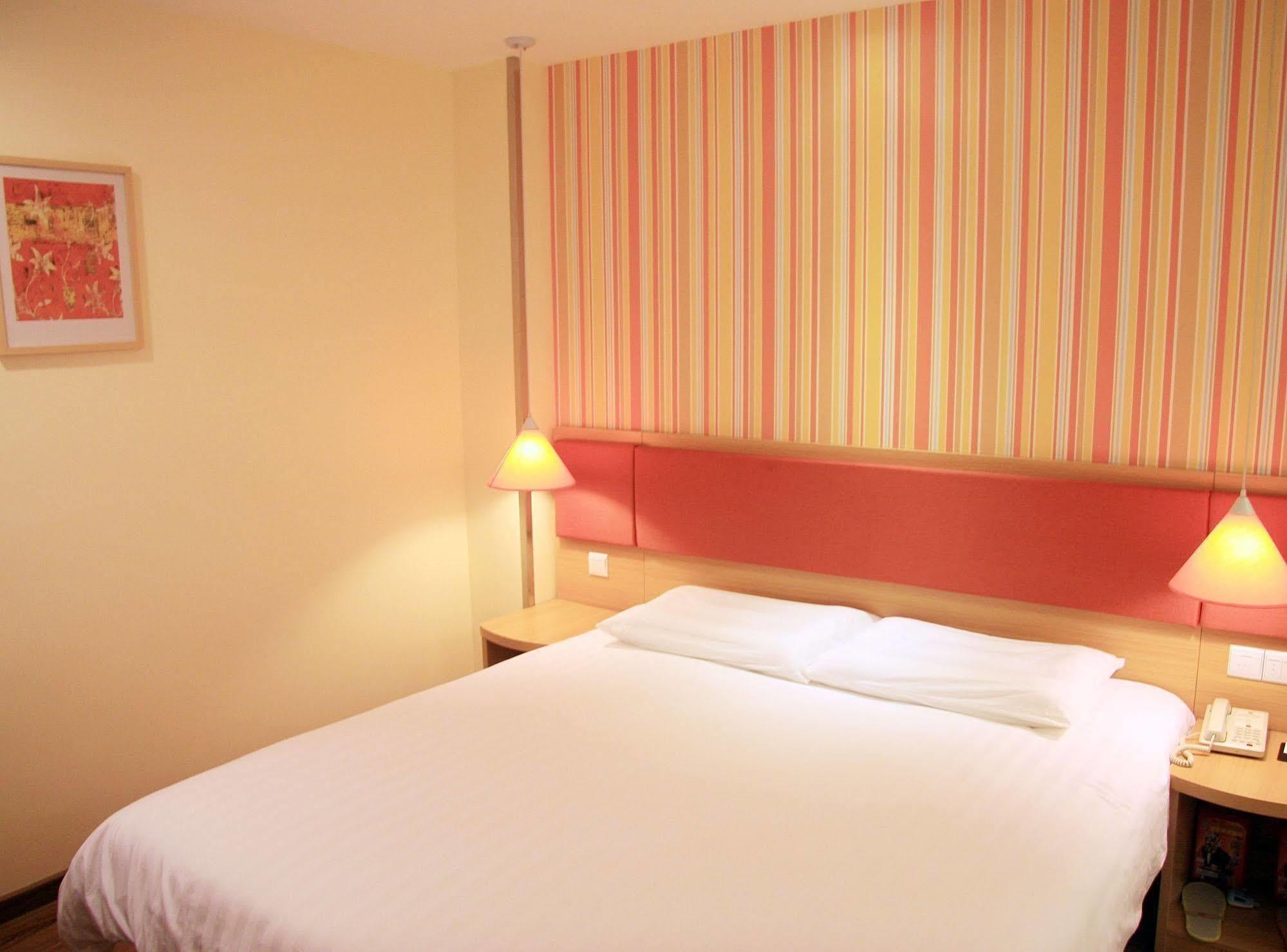 Home Inn Guangzhou Middle Jiefang Road Gongyuanqian Metro Station Canton Esterno foto